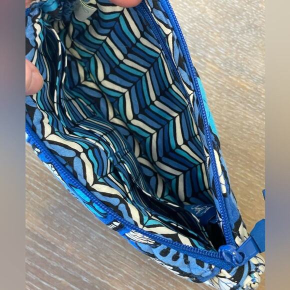 Vera Bradley Blue Bayou Push Lock Wristlet Purse Bag - Picture 4 of 6